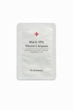 CUSKIN serumas su 10 % niacinamido, vitaminu C ir hialurono rūgštimi, mėginukas 2 ml